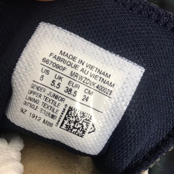 CONVERSE LOW TOP BRAND NEW - Picture 14 of 15